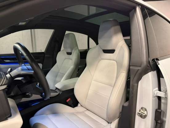PORSCHE-MACAN-2025