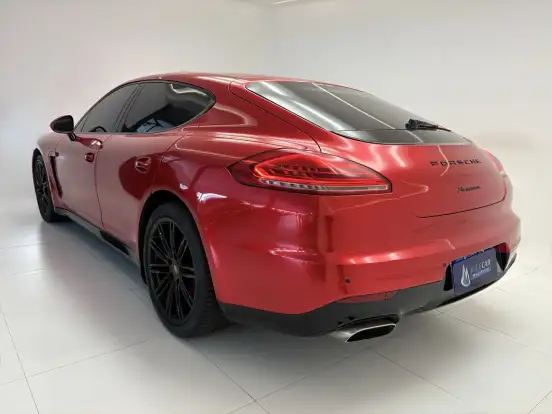PORSCHE-PANAMERA-2015