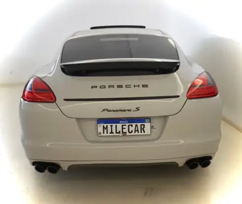 PORSCHE-PANAMERA-2010