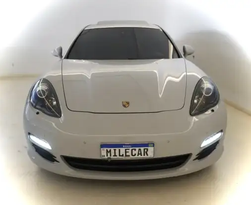 PORSCHE-PANAMERA-2010