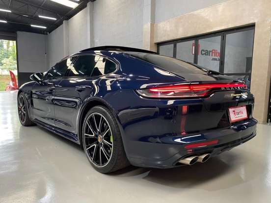 PORSCHE-PANAMERA-2021