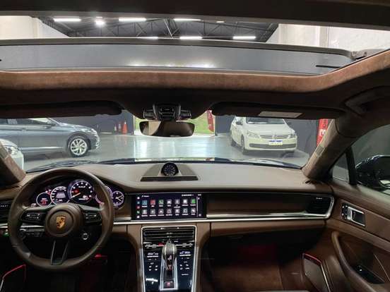 PORSCHE-PANAMERA-2021