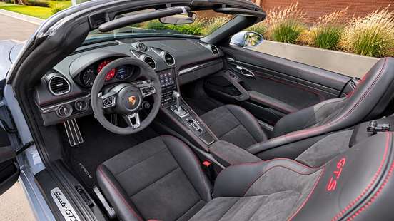 PORSCHE-718-2024