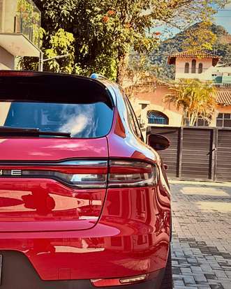 PORSCHE-MACAN-2021