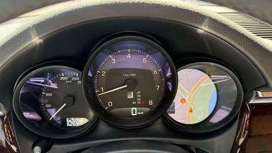 PORSCHE-MACAN-2024