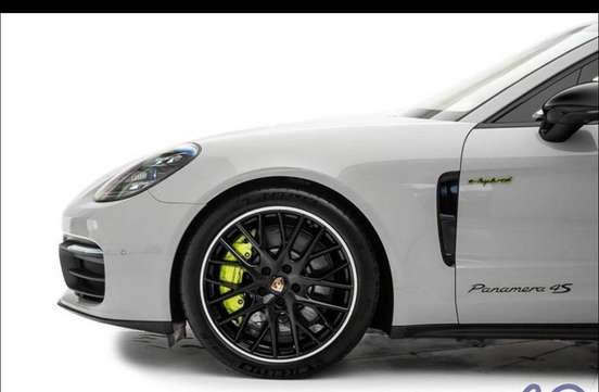 PORSCHE-PANAMERA-2020