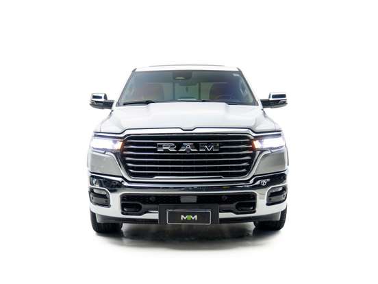 RAM-1500-3.0 HURRICANE 6 BITURBO GASOLINA LARAMIE CD 4X4 AUTOMÁTICO RAM-1500-2024