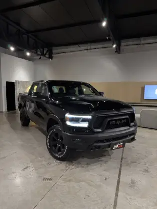 RAM 1500 5.7 V8 GASOLINA REBEL CD 4X4 AUTOMÁTICO