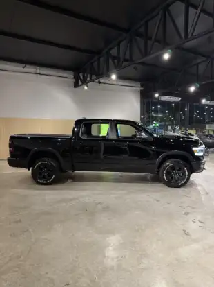 RAM-1500-5.7 V8 GASOLINA REBEL CD 4X4 AUTOMÁTICO RAM-1500-2022