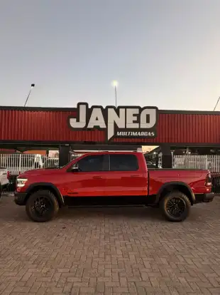 RAM-1500-5.7 V8 GASOLINA REBEL CD 4X4 AUTOMÁTICO RAM-1500-2022