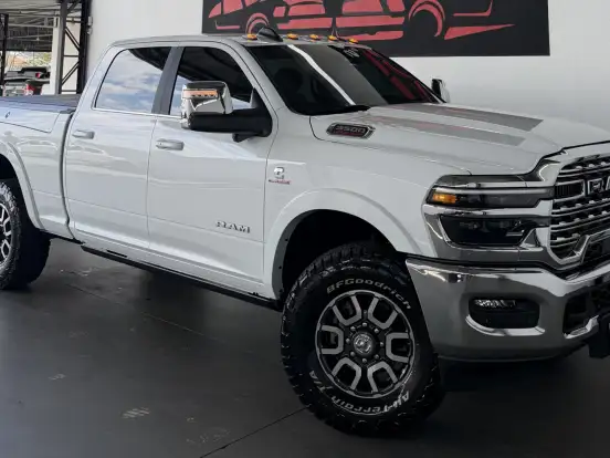 RAM-3500-6.7 I6 TURBO DIESEL LIMITED LONGHORN CD 4X4 AUTOMÁTICO RAM-3500-2025