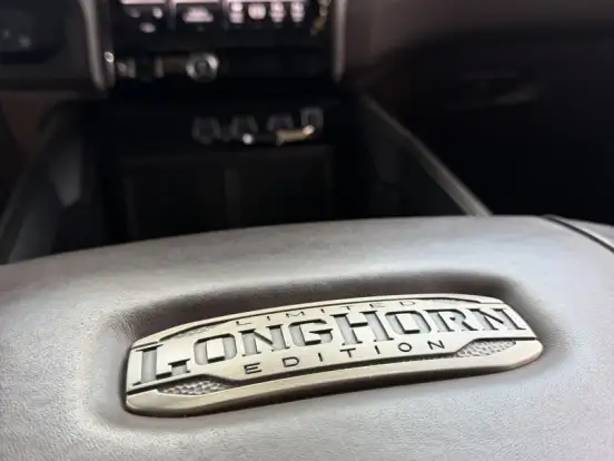 RAM-3500-6.7 I6 TURBO DIESEL LIMITED LONGHORN CD 4X4 AUTOMÁTICO RAM-3500-2025