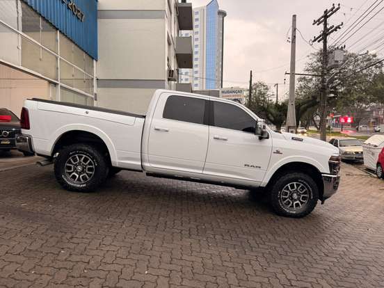 RAM-3500-6.7 I6 TURBO DIESEL LIMITED LONGHORN CD 4X4 AUTOMÁTICO RAM-3500-2025