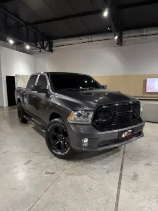 RAM CLASSIC 5.7 V8 GASOLINA LARAMIE CD 4X4 AUTOMÁTICO