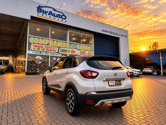 RENAULT-CAPTUR-2017