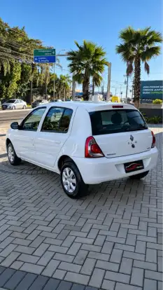 RENAULT-CLIO-2015
