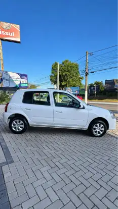 RENAULT-CLIO-2015