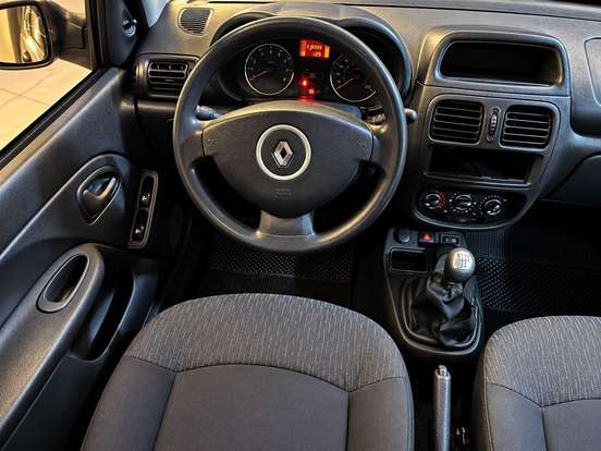 RENAULT-CLIO-2014