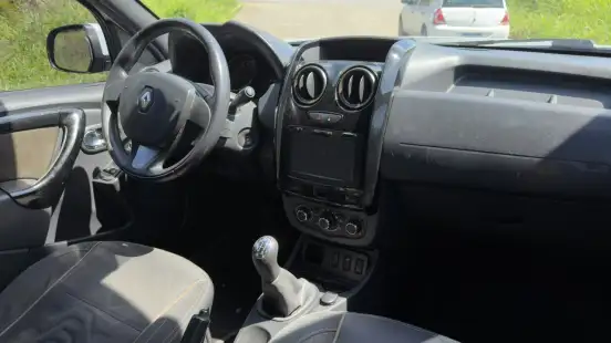 RENAULT-DUSTER-2017