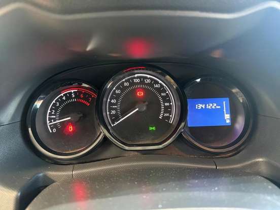 RENAULT-DUSTER-2018