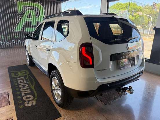 RENAULT-DUSTER-2018