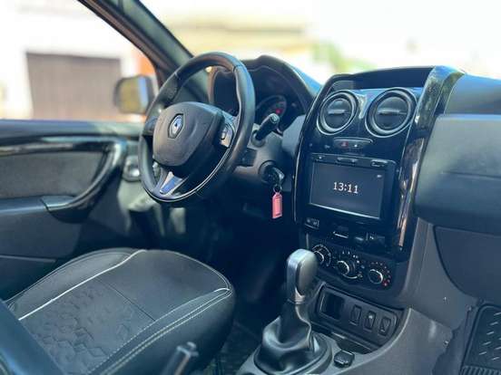 RENAULT-DUSTER-2018