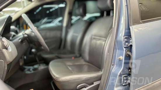 RENAULT-DUSTER-2013