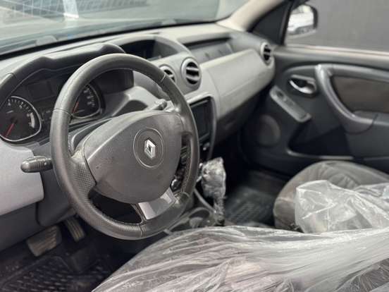 RENAULT-DUSTER-2014