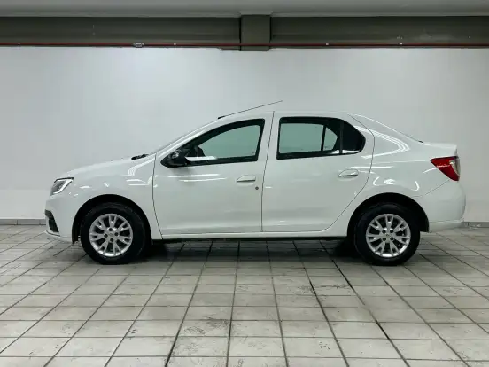 RENAULT-LOGAN-2025