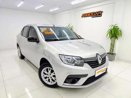 RENAULT-LOGAN-2022