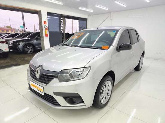 RENAULT-LOGAN-2022