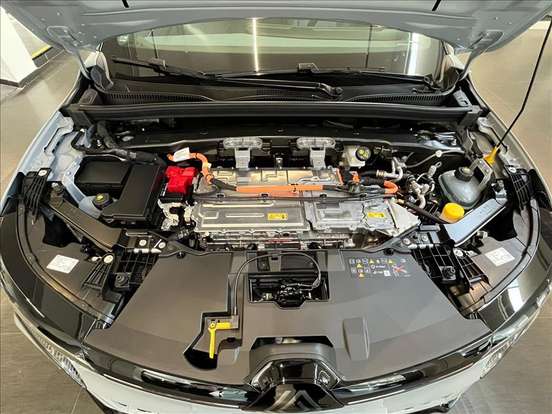 RENAULT-MEGANE-2025