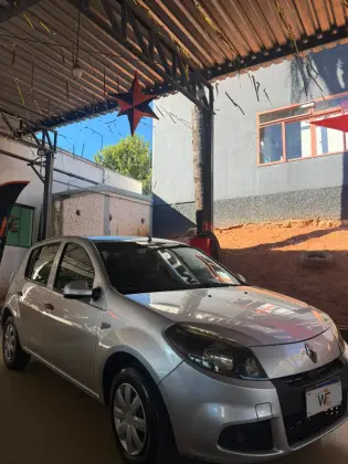 RENAULT SANDERO 1.0 AUTHENTIQUE 16V FLEX 4P MANUAL