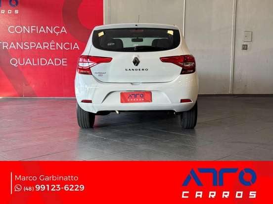 RENAULT-SANDERO-2019