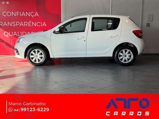 RENAULT-SANDERO-2019