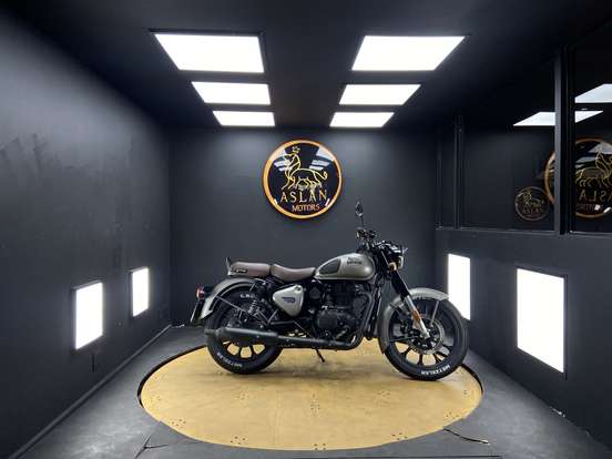 ROYAL ENFIELD-CLASSIC 350-2023