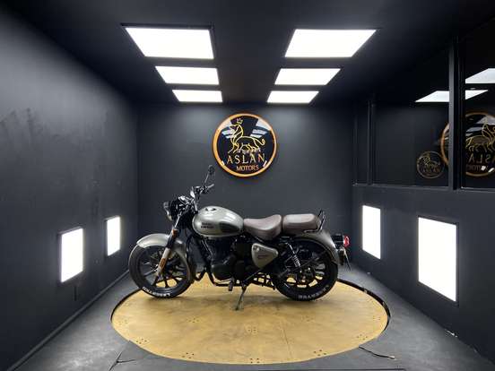 ROYAL ENFIELD-CLASSIC 350-2023