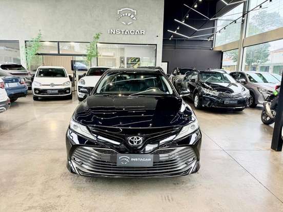 TOYOTA-CAMRY-2018