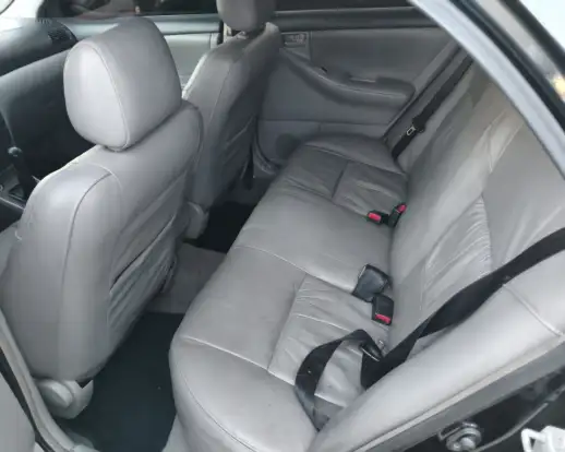 TOYOTA-COROLLA-2005