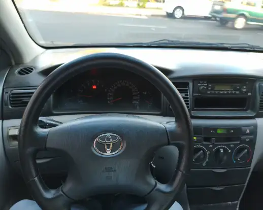 TOYOTA-COROLLA-2005