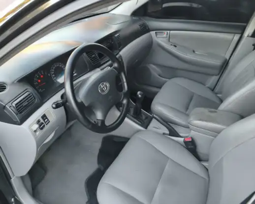 TOYOTA-COROLLA-2005
