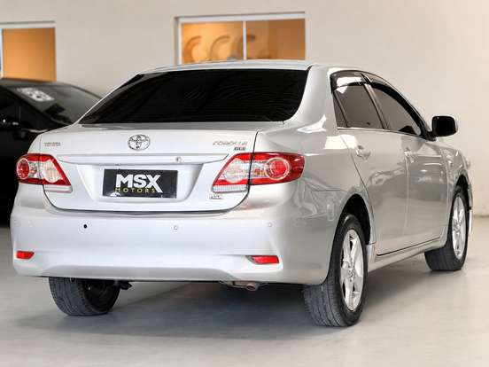 TOYOTA-COROLLA-2011