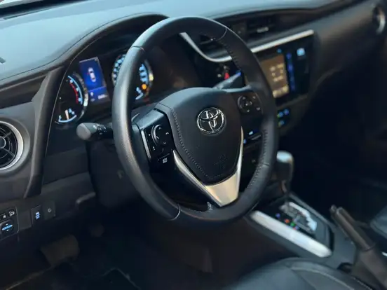 TOYOTA-COROLLA-2018