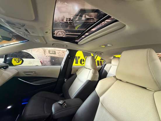 TOYOTA-COROLLA-2023