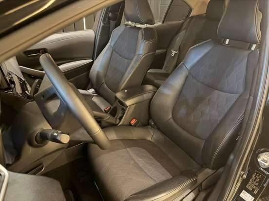 TOYOTA-COROLLA-2024