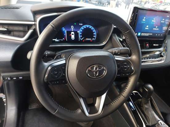 TOYOTA-COROLLA-2024