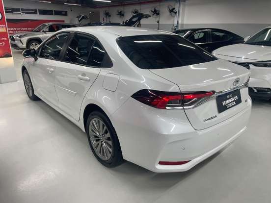 TOYOTA-COROLLA-2024