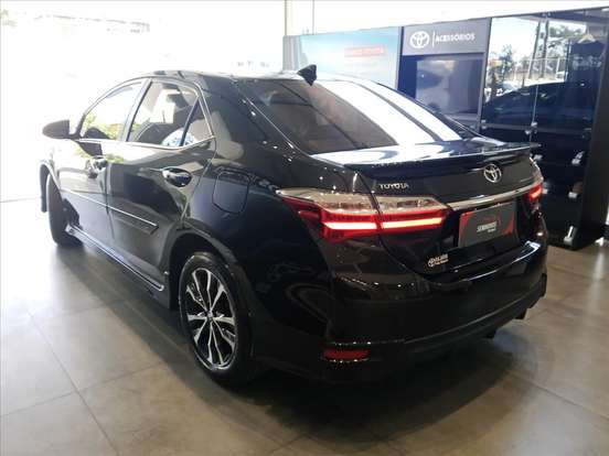TOYOTA-COROLLA-2018
