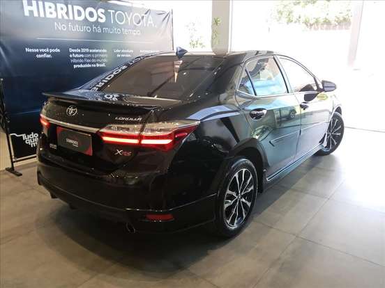 TOYOTA-COROLLA-2018