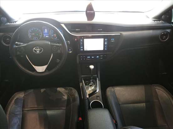 TOYOTA-COROLLA-2018